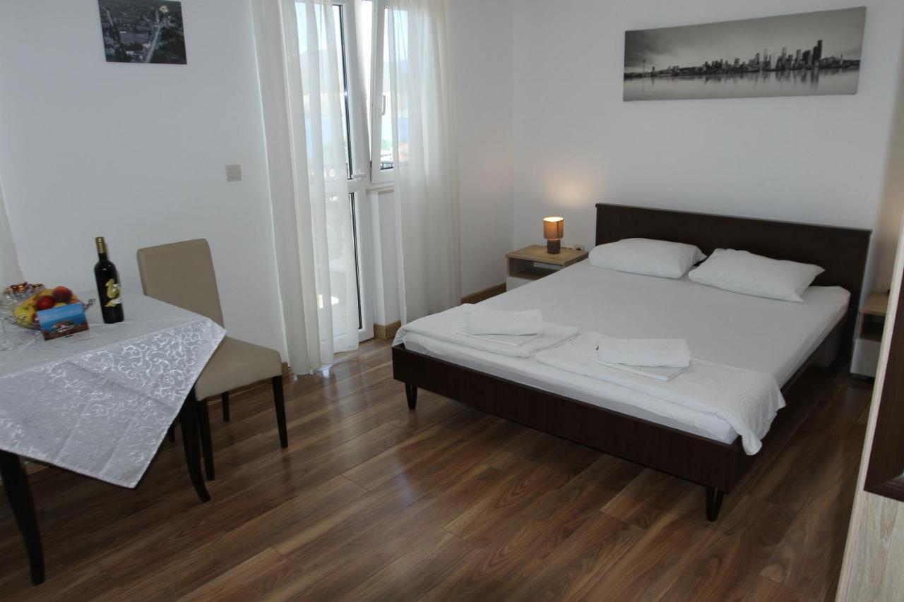 Apartments Muhar Sveti Stefan Exterior foto